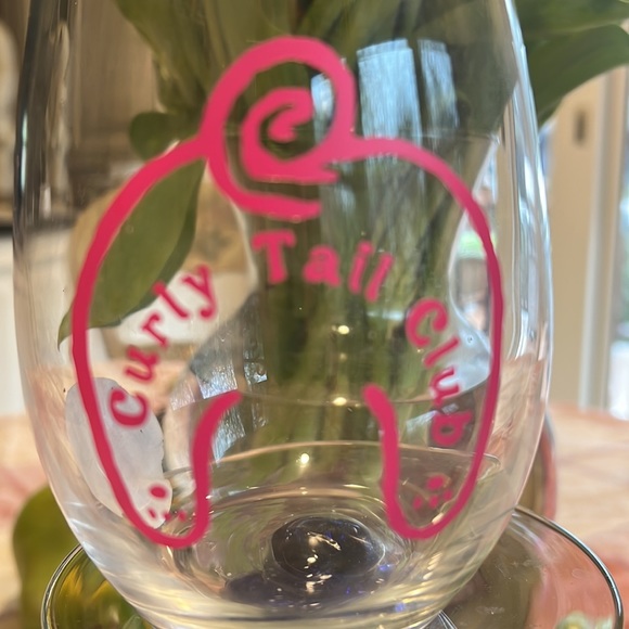 New custom design “Curly Tail Club” glassware. Custom design. 21 ounce capacity - Picture 7 of 7